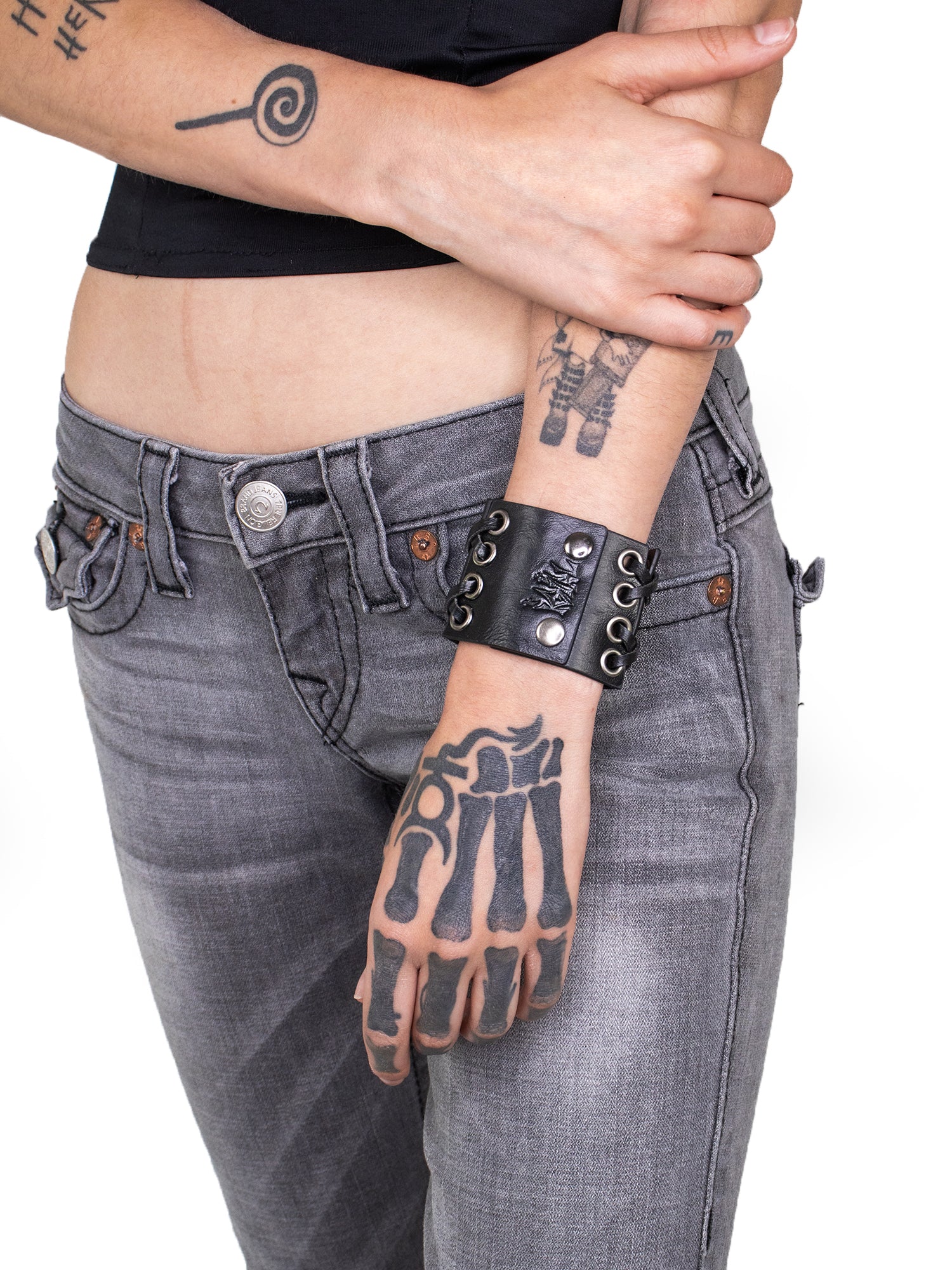 Illya Cuff - Image 4